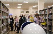 Экскурсия для студентов библиотечно-информационного отделения  Новосибирского областного колледжа культуры и искусств
Фотограф(ы): Н. Ю. Машутина